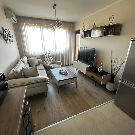 Riviera 3 Apartment